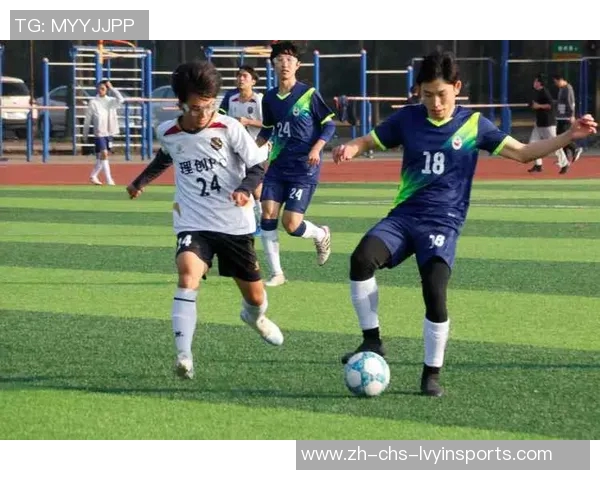 冬季足球训练的重要性与科学方法探讨提升球队竞技水平的关键所在 冬季足球训练的重要性与科学方法探讨提升球队竞技水平的关键所在